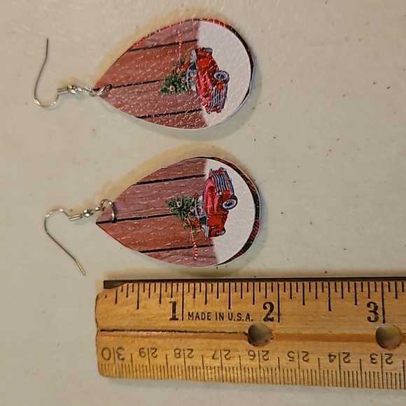 Vintage red truck buffalo plaid earrings - Picture 4 of 4